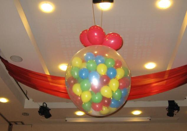 Balon Jumbo transparent umplut cu baloane colorate, decorațiuni baloane la o petrecere copii